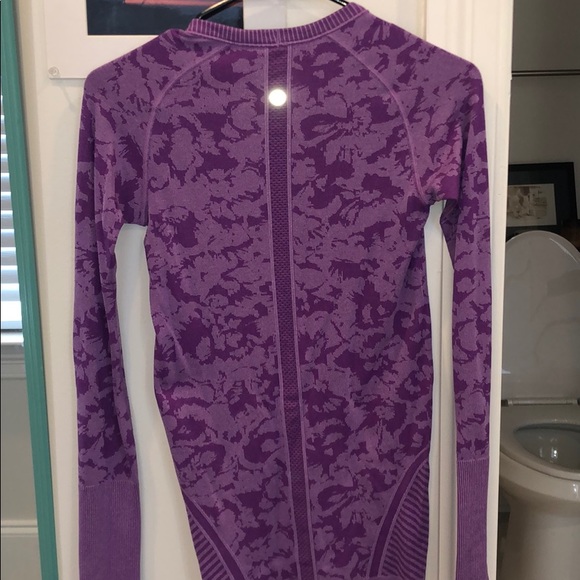 SOLD NWOT lululemon long sleeve swiftly tech - Picture 4 of 6